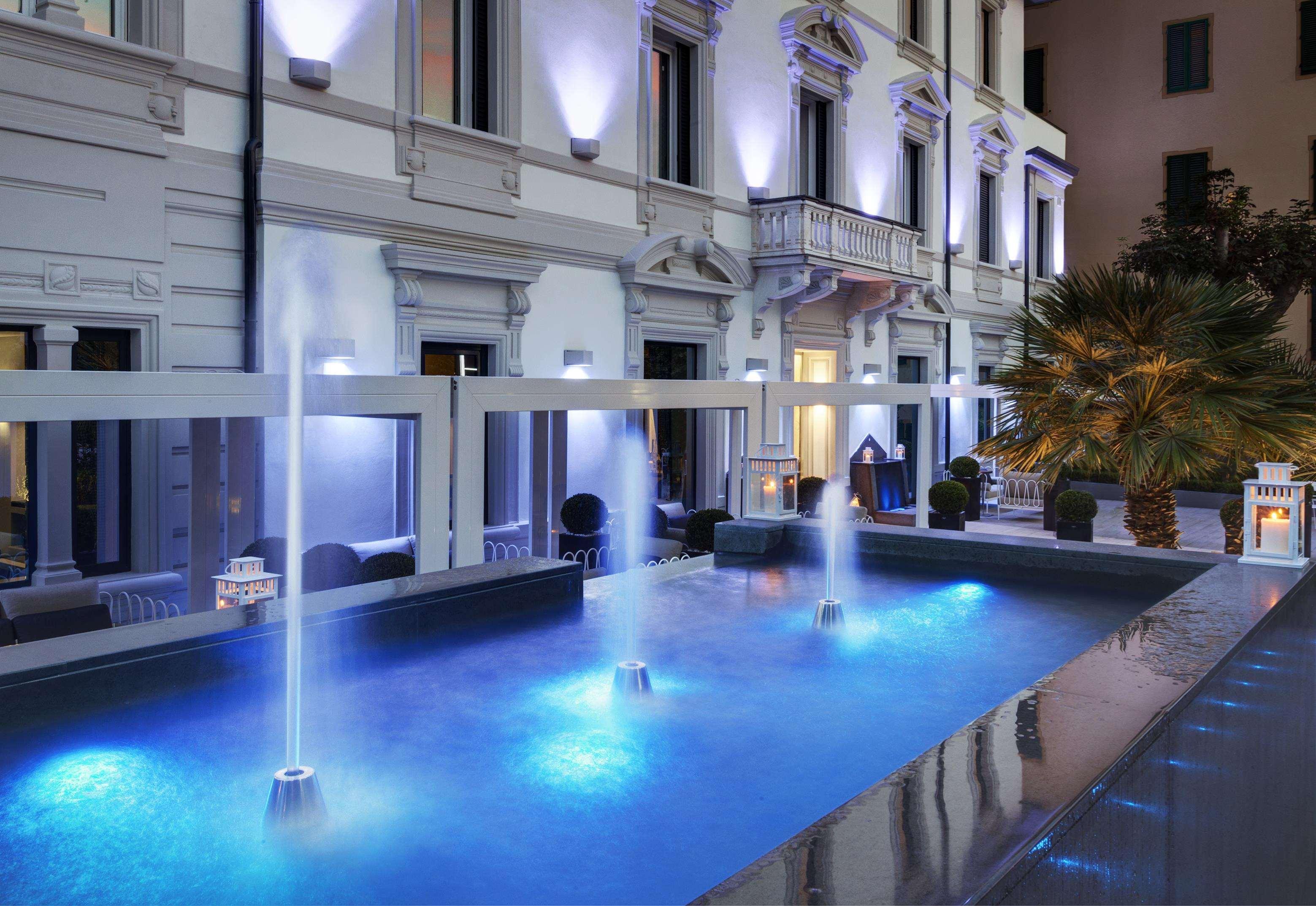 Lhp Hotel Montecatini Palace & Spa Exterior photo The hotel's pool